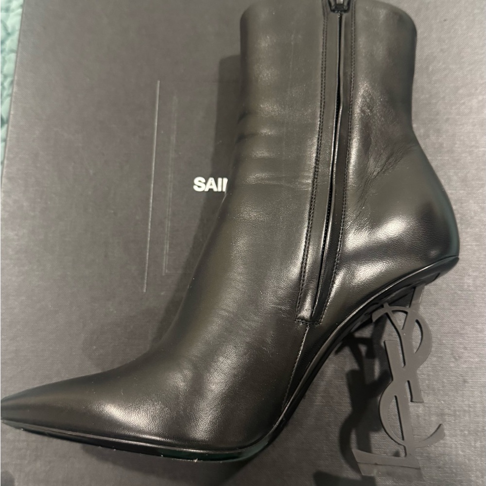 Saint Laurent Dark Leather Pointed Boots - Picture 12 of 16